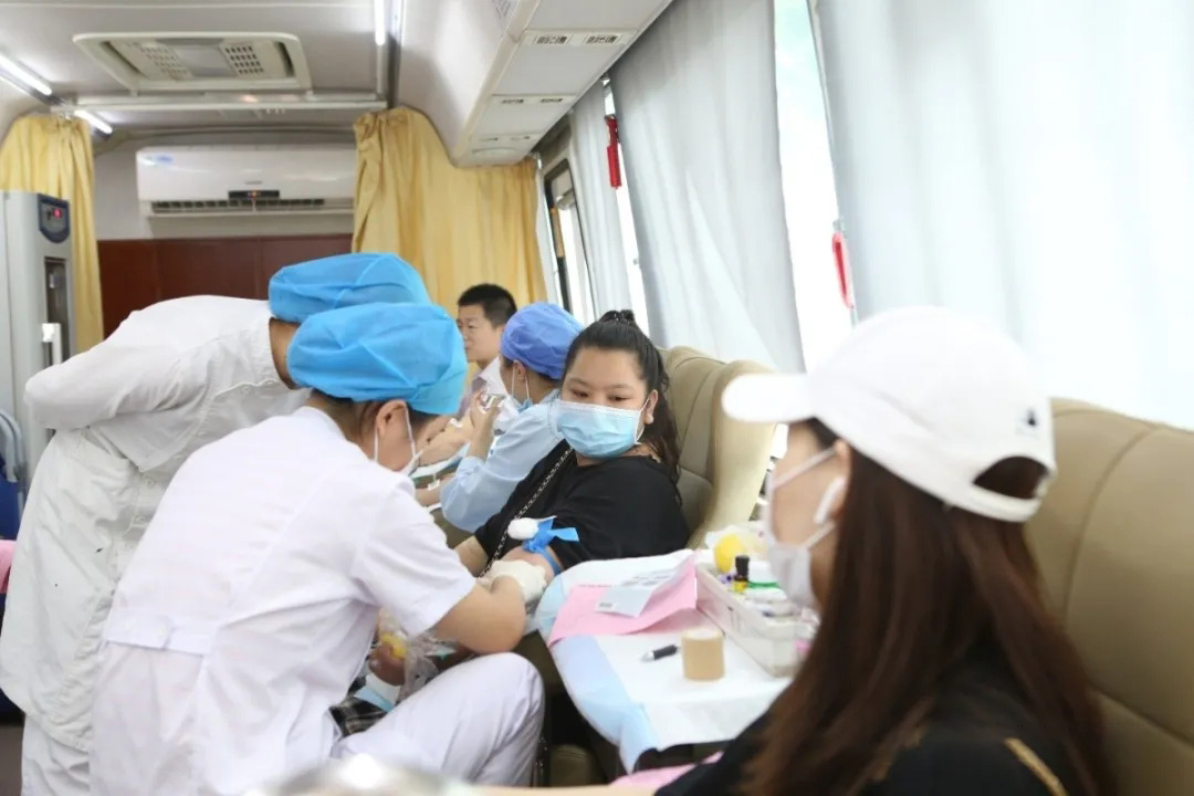 广州复大员工无偿献血，用爱点亮生命的希望